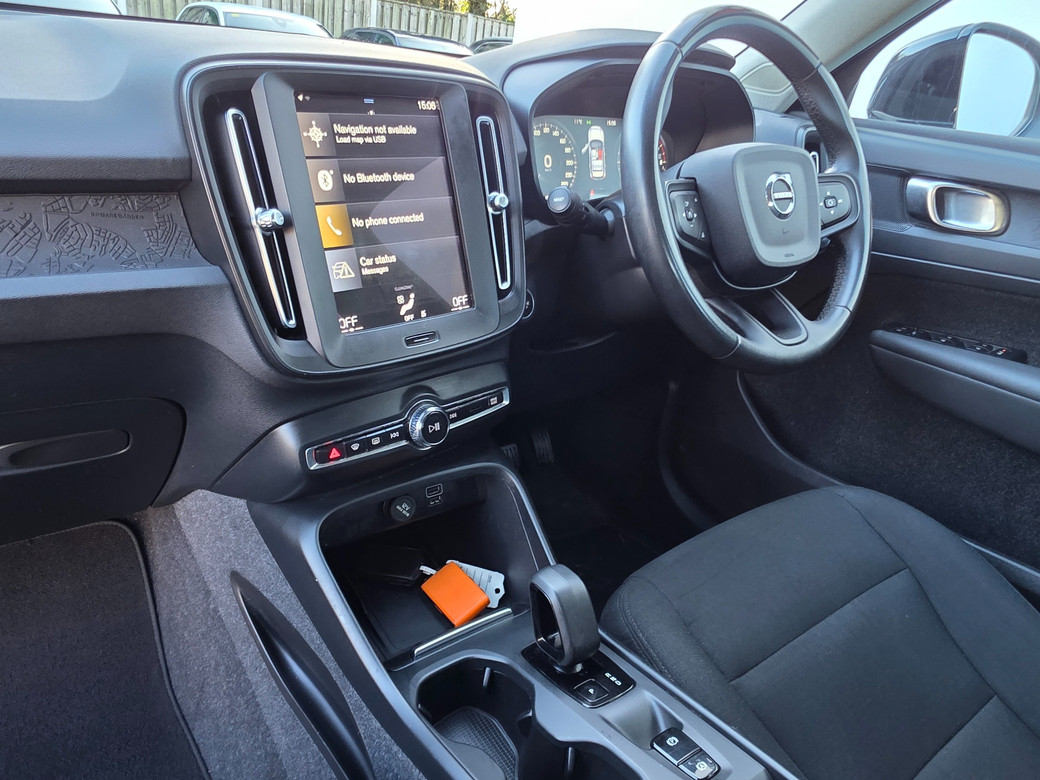 2023 Volvo XC40