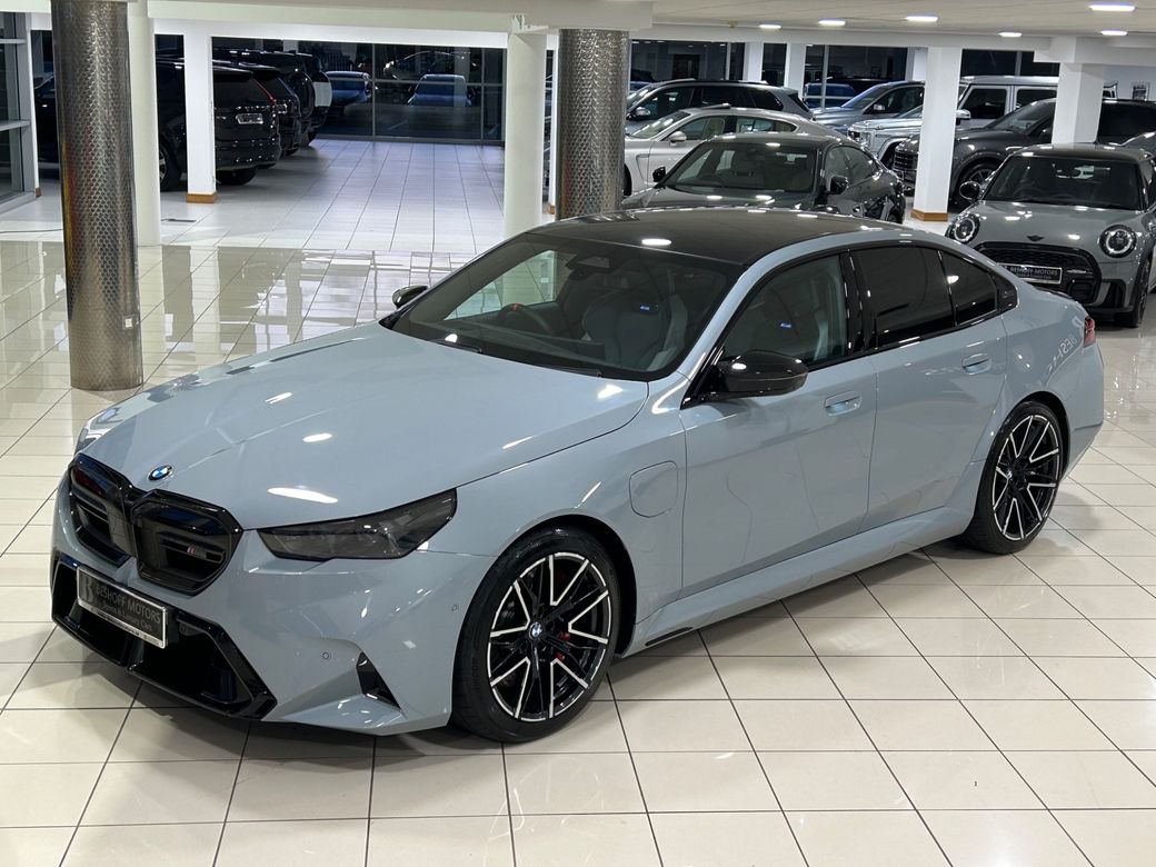 2025 BMW M5