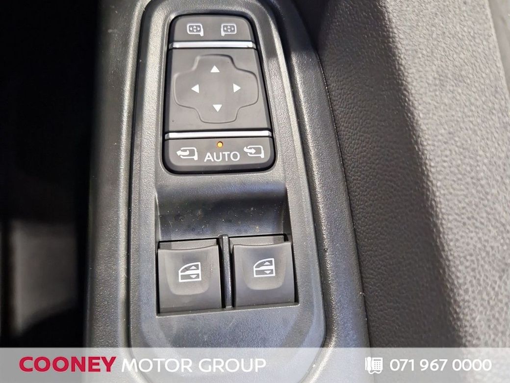 2025 Nissan Primastar