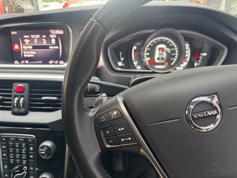 2018 Volvo V40