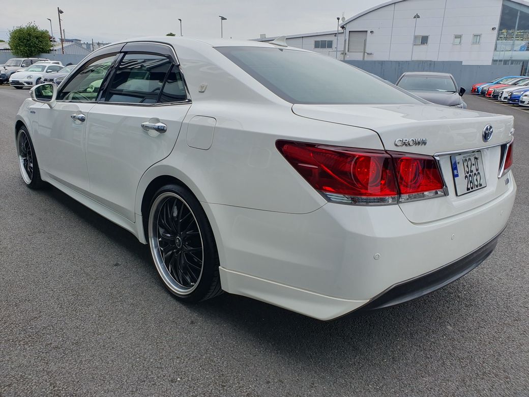 2013 Toyota Crown