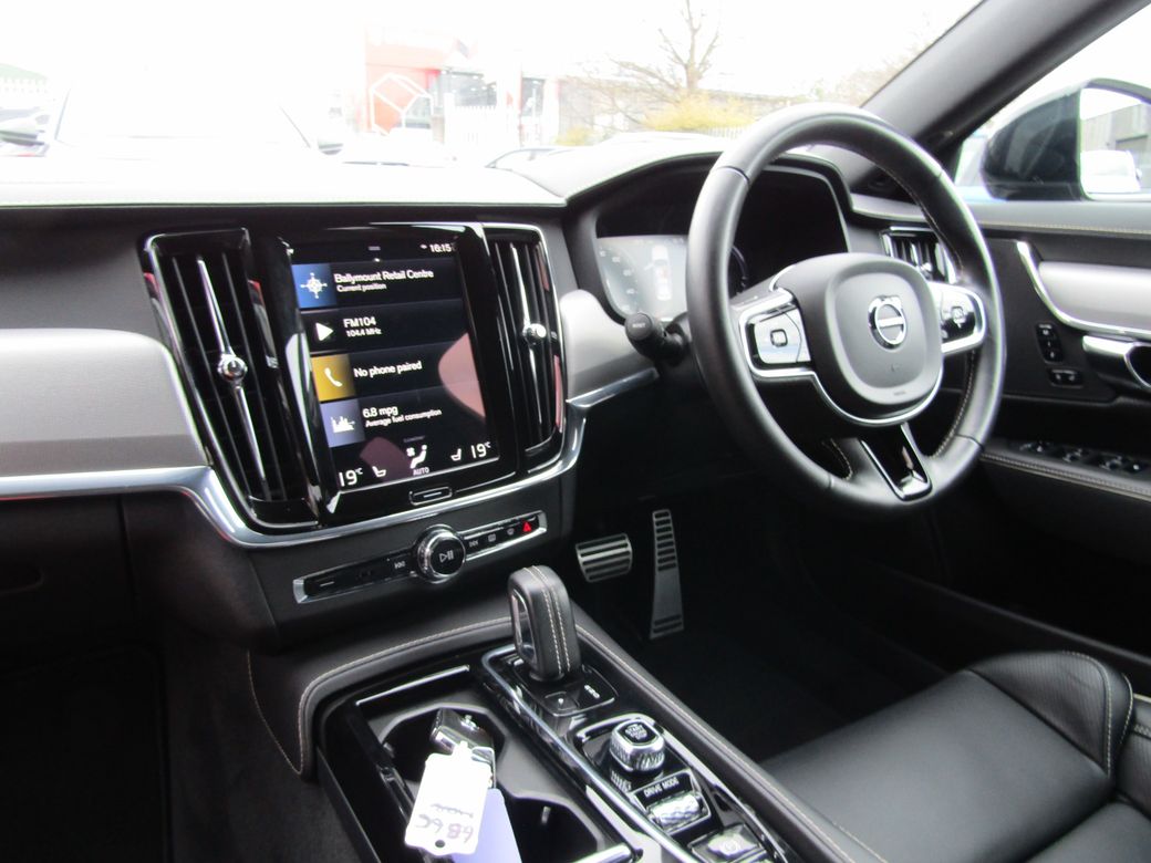 2021 Volvo S90