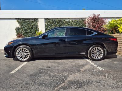 2021 Lexus ES 300h