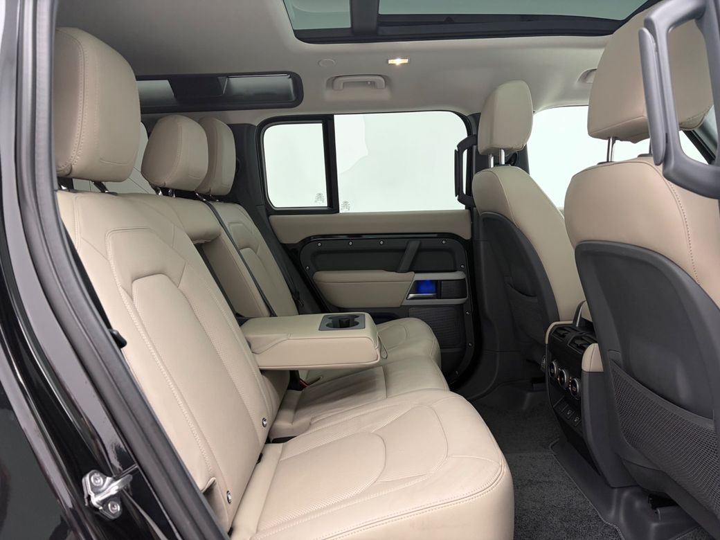 2024 Land Rover Defender 110