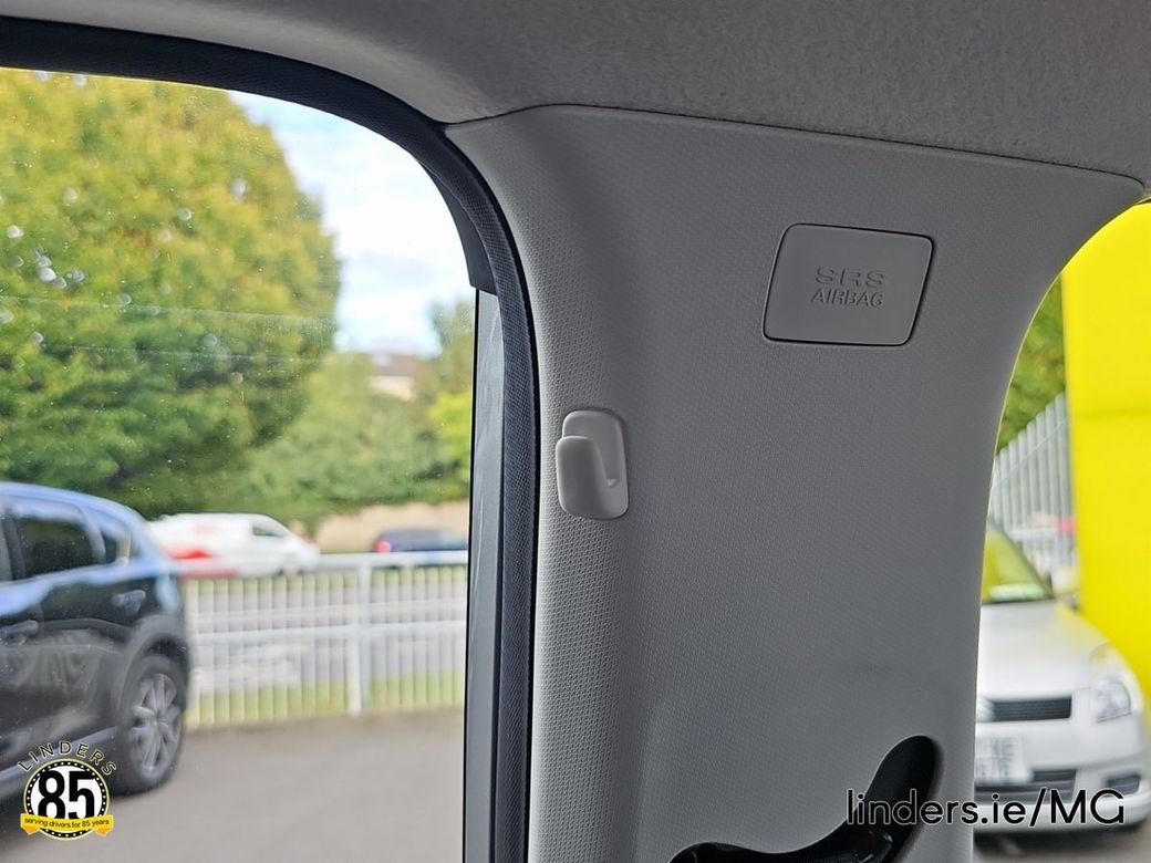 2025 MG ZS