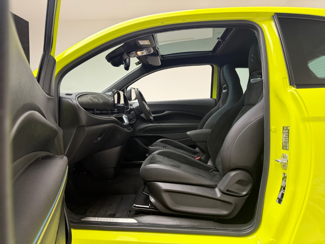 2023 Abarth 500e