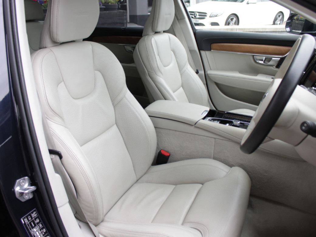 2019 Volvo V90