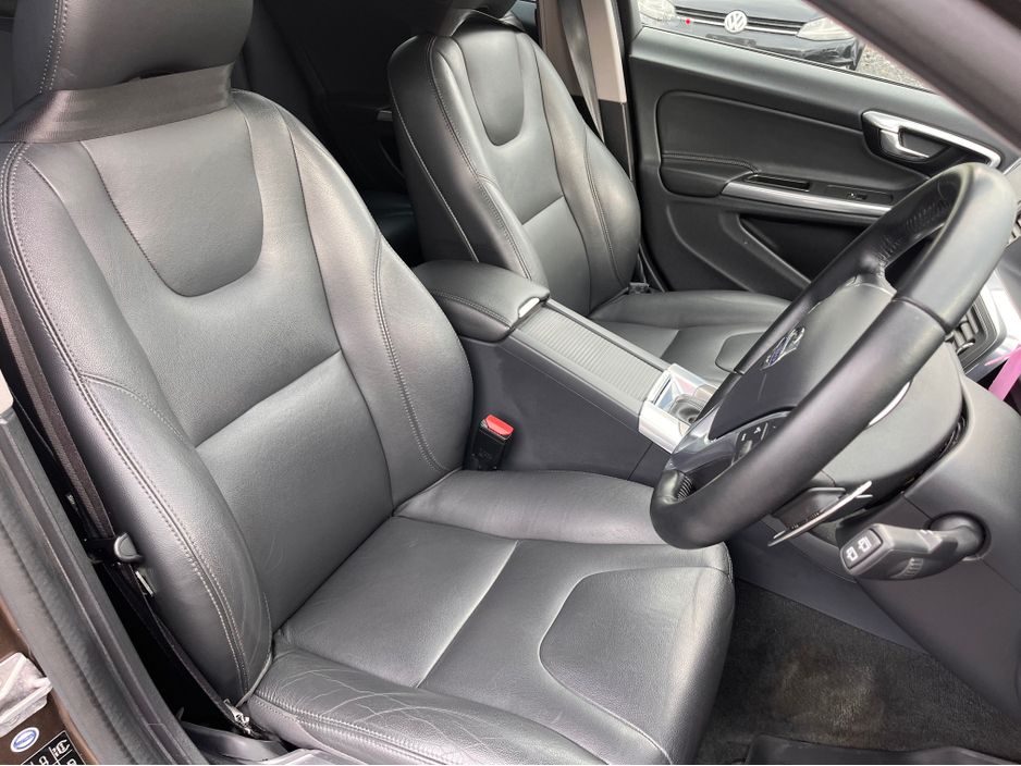 2016 Volvo V60 Cross Country