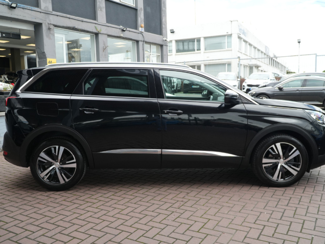 2020 Peugeot 5008