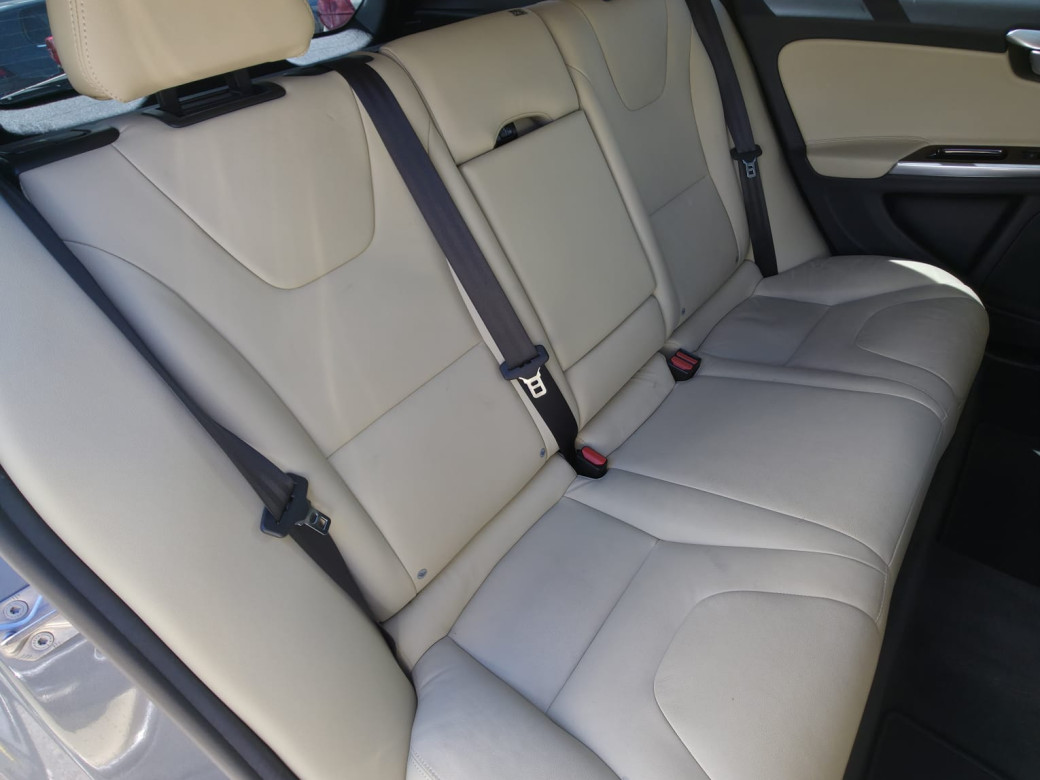 2018 Volvo V60 Cross Country