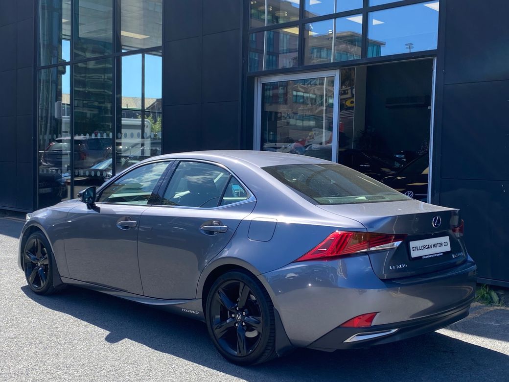 2017 Lexus IS 300h