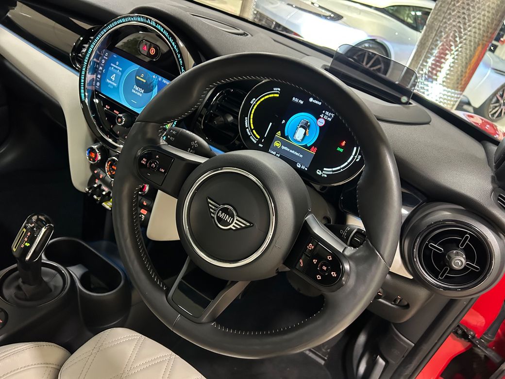 2022 Mini Hatch