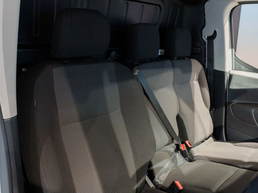 2025 Peugeot Partner