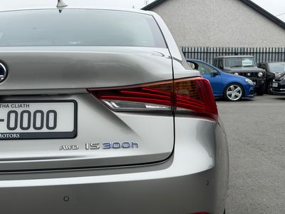 2018 Lexus IS 300h