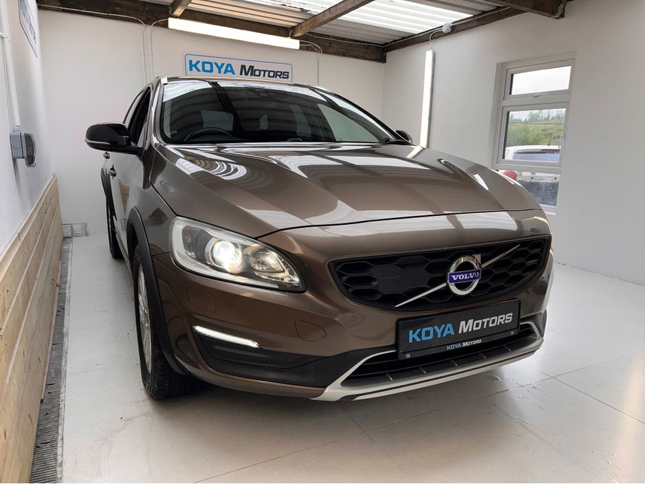 2016 Volvo V60 Cross Country