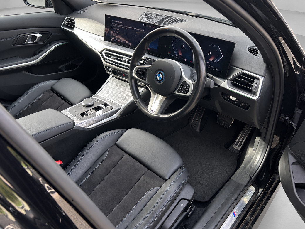 2024 BMW 330