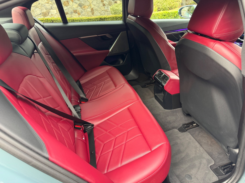2024 BMW i5