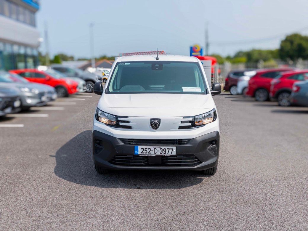 2025 Peugeot Partner