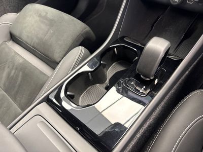2025 Volvo EX40