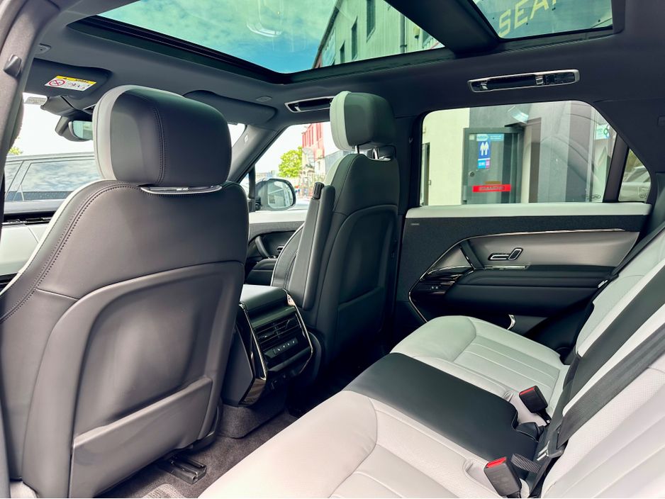 2025 Land Rover Range Rover Sport