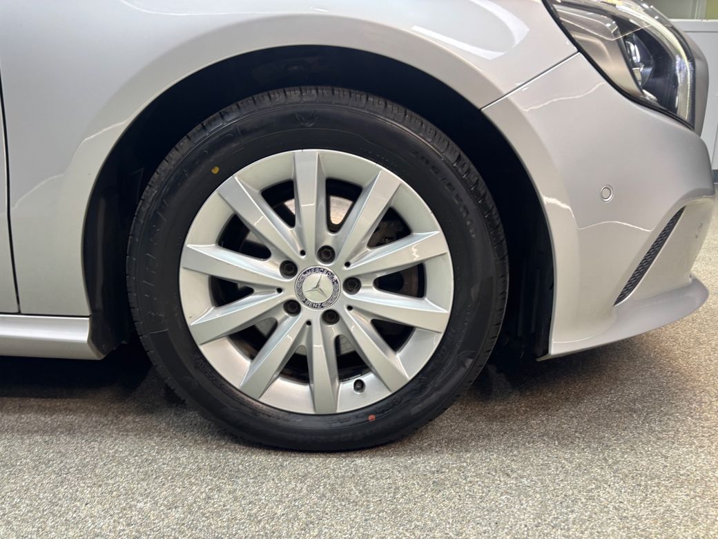 2016 Mercedes-Benz A 180