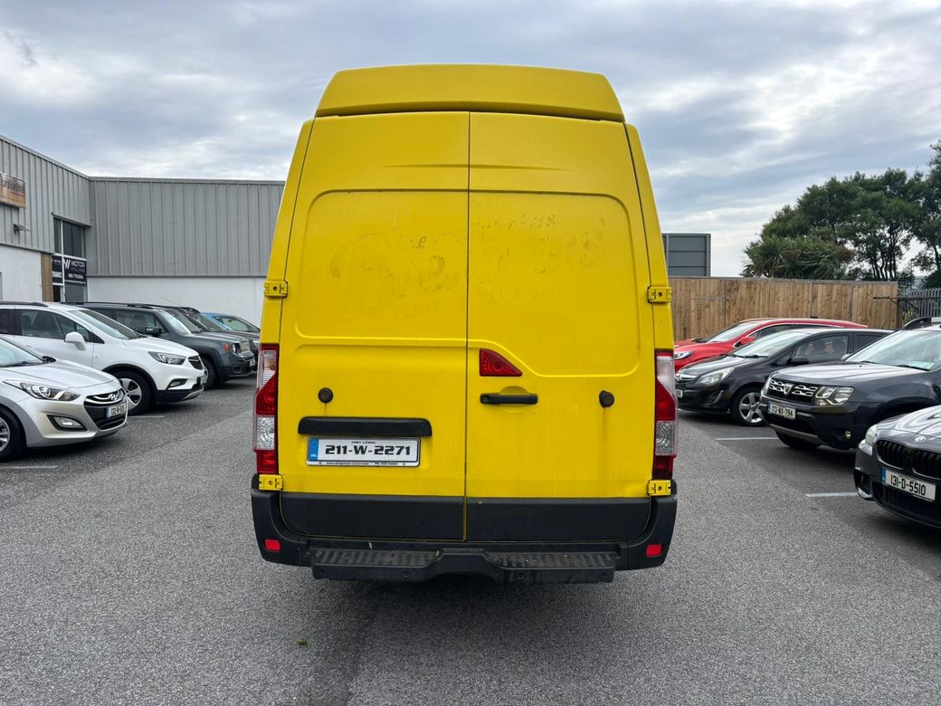 2021 Nissan NV400