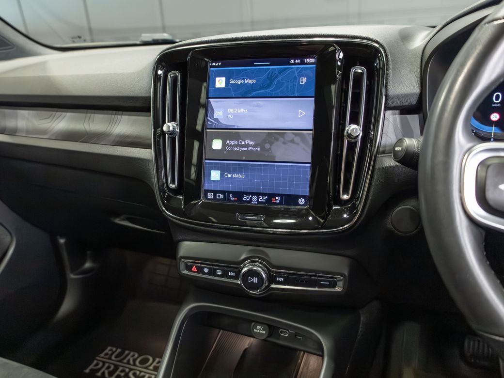 2022 Volvo XC40