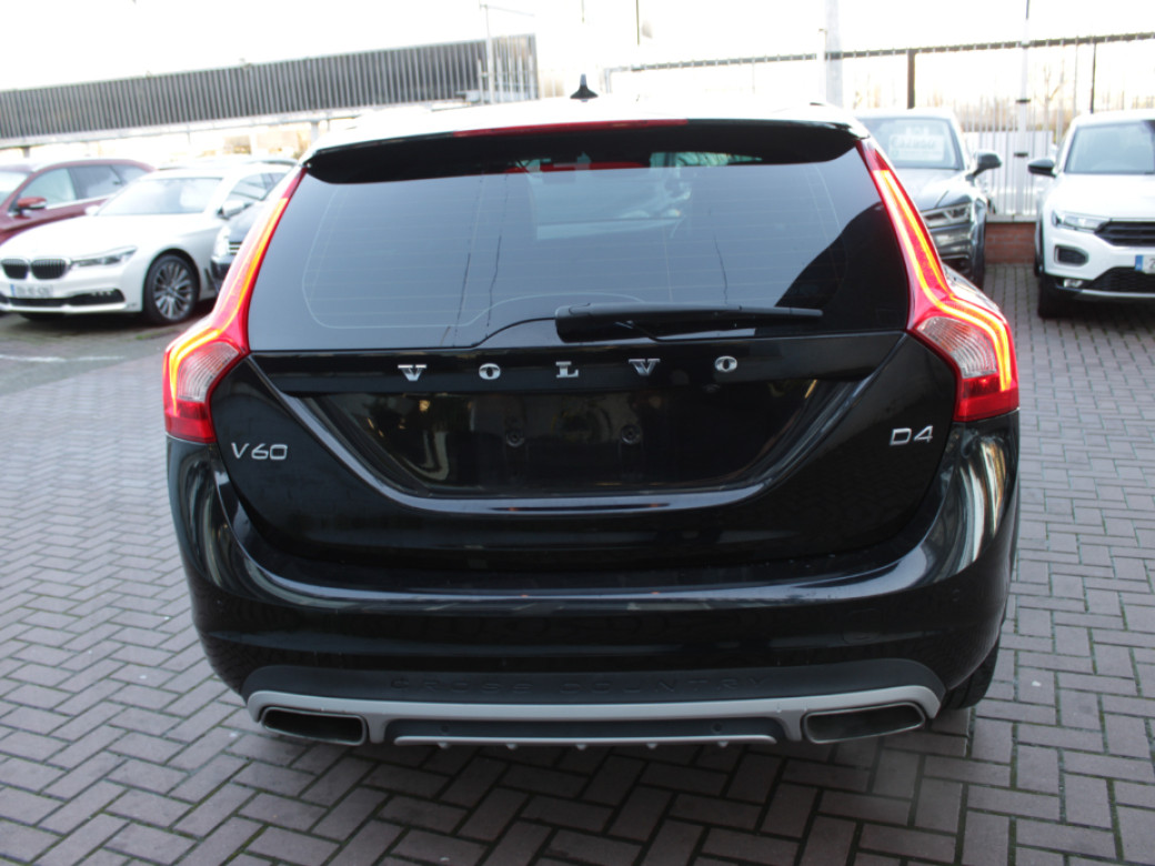 2016 Volvo V60 Cross Country