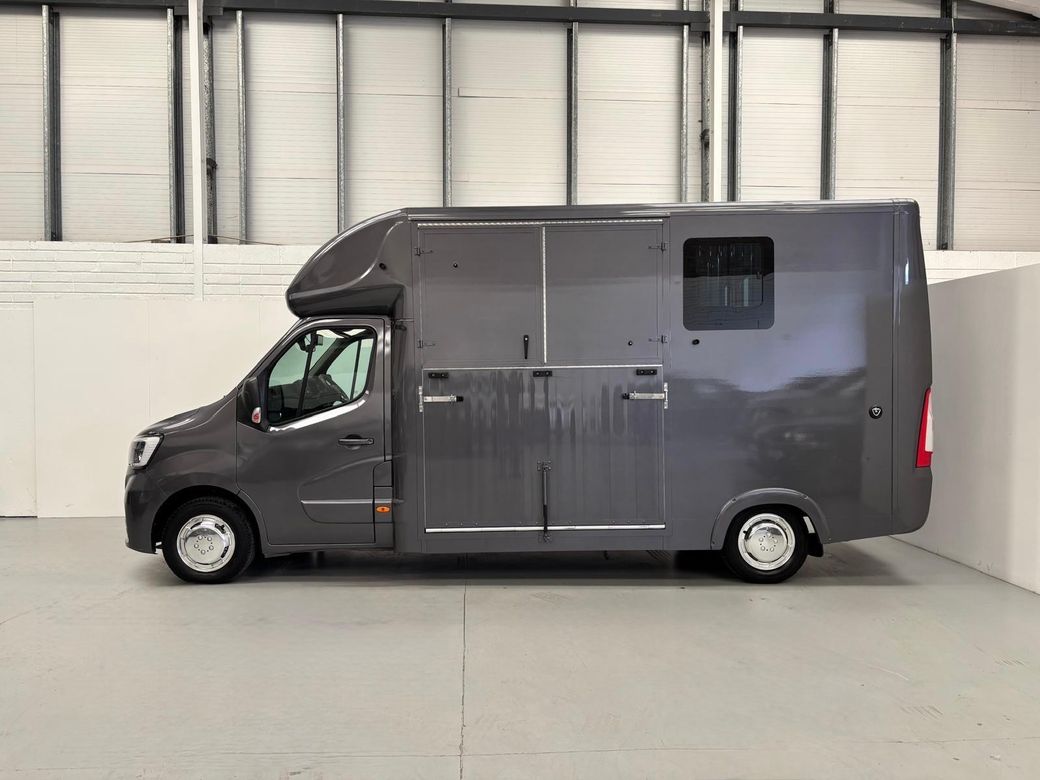 2020 Renault Master