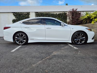 2021 Lexus ES 300h