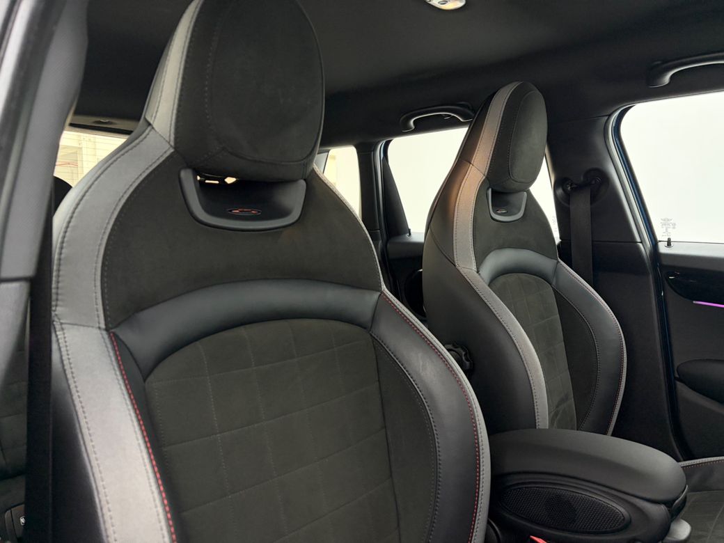 2022 Mini Hatch