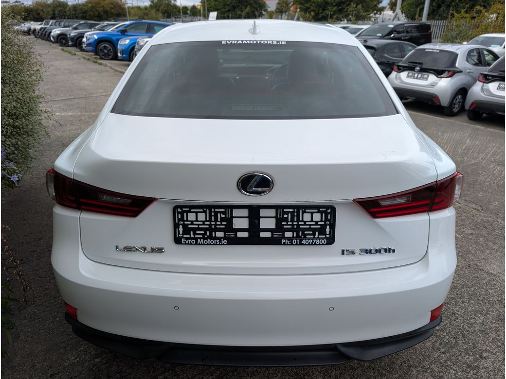 2015 Lexus IS 300h