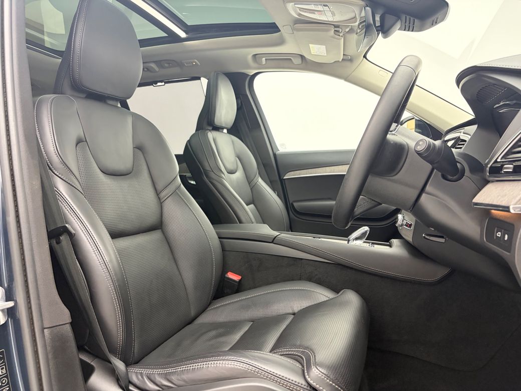 2023 Volvo XC90