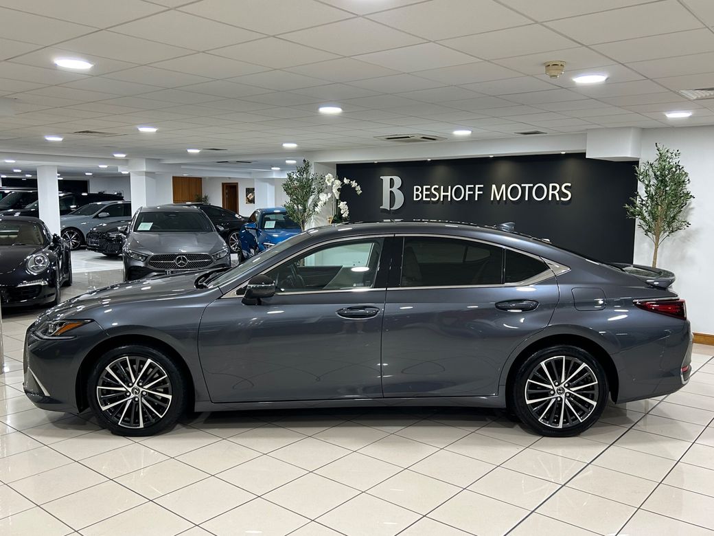 2023 Lexus ES 300h