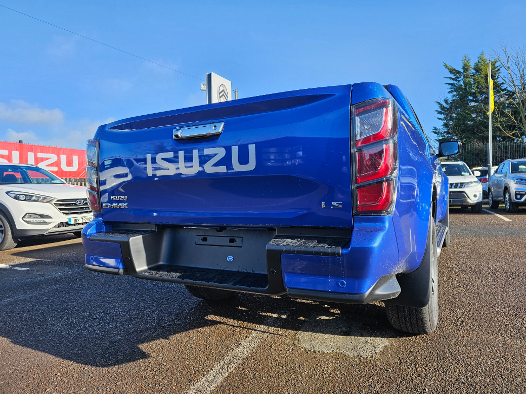 2025 Isuzu D-MAX