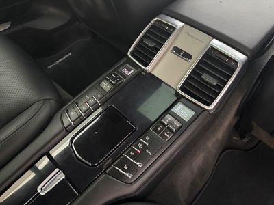 2016 Porsche Panamera