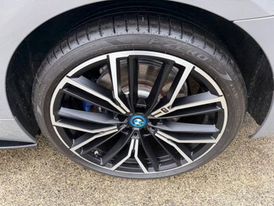 2022 BMW 5 Series