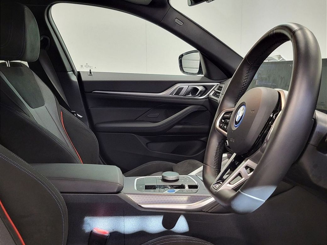 2025 BMW i4