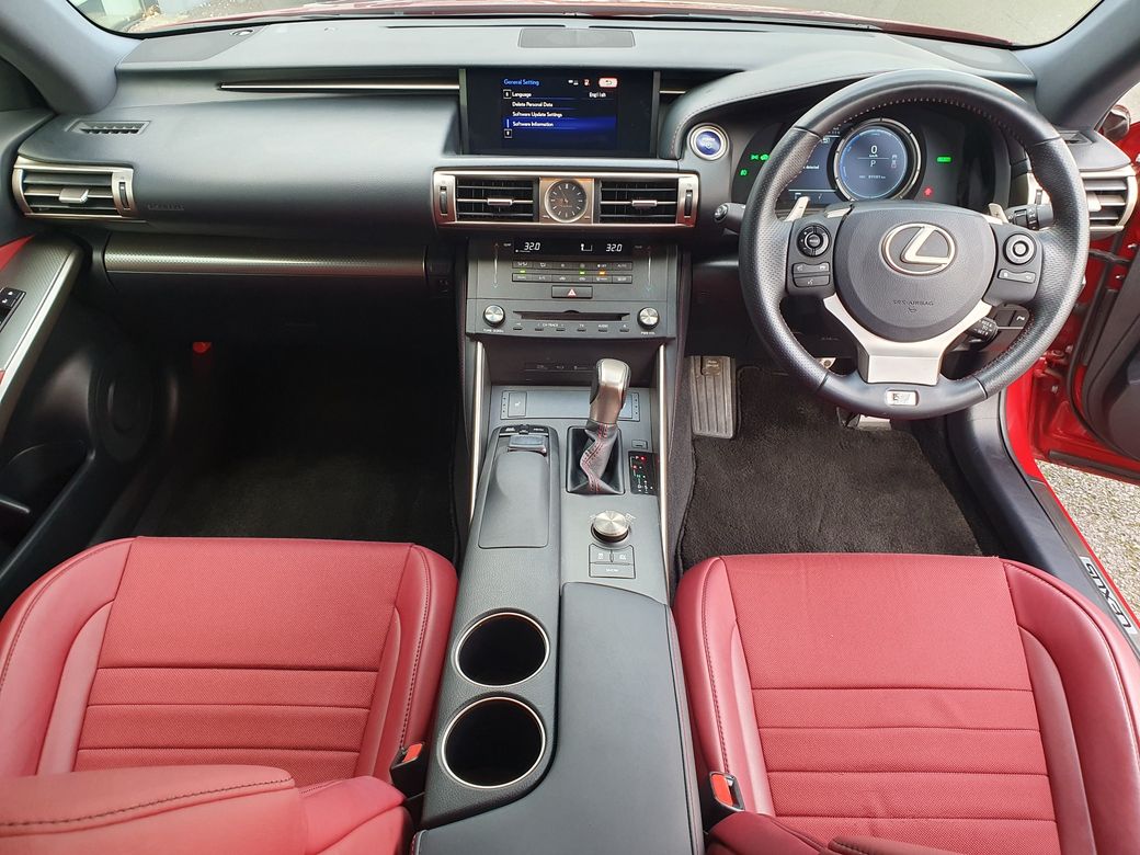 2015 Lexus IS 300h