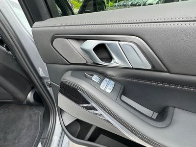 2023 BMW X7