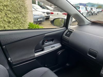 2016 Toyota Prius Alpha