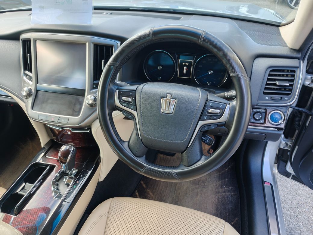 2016 Toyota Crown