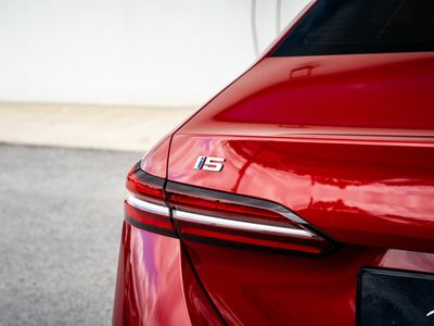 2024 BMW i5
