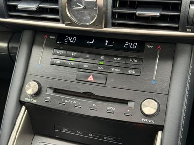 2018 Lexus IS 300h