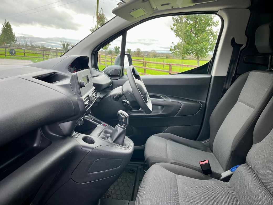 2021 Peugeot Partner