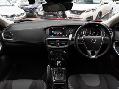 2018 Volvo V40
