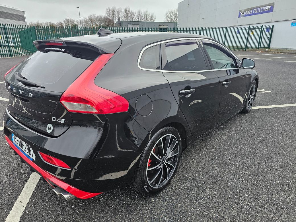 2016 Volvo V40