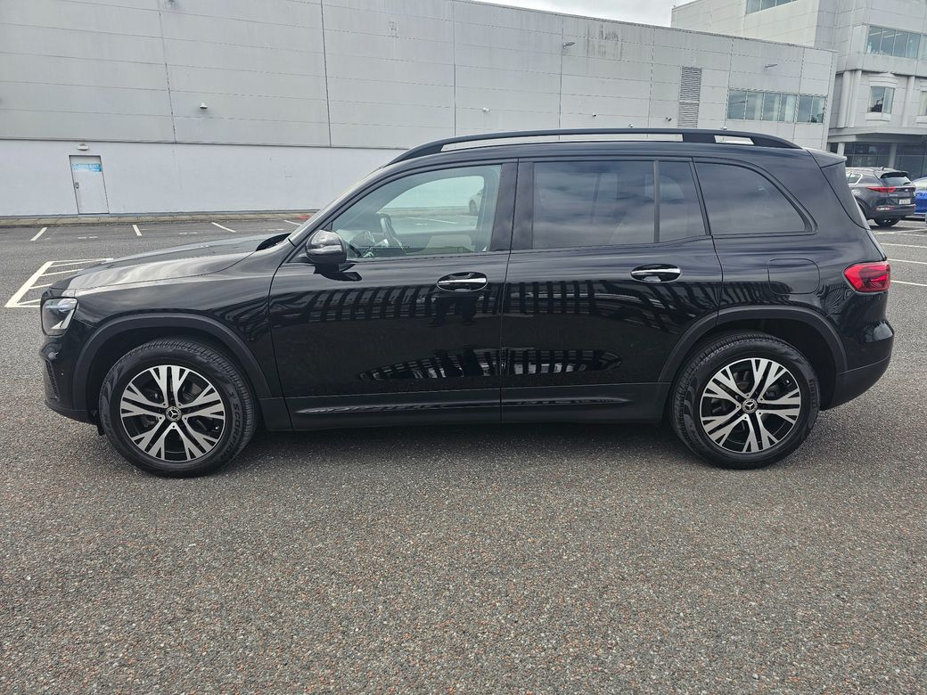 2025 Mercedes-Benz GLB Class