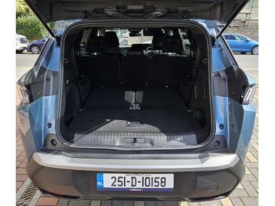 2025 Peugeot 5008