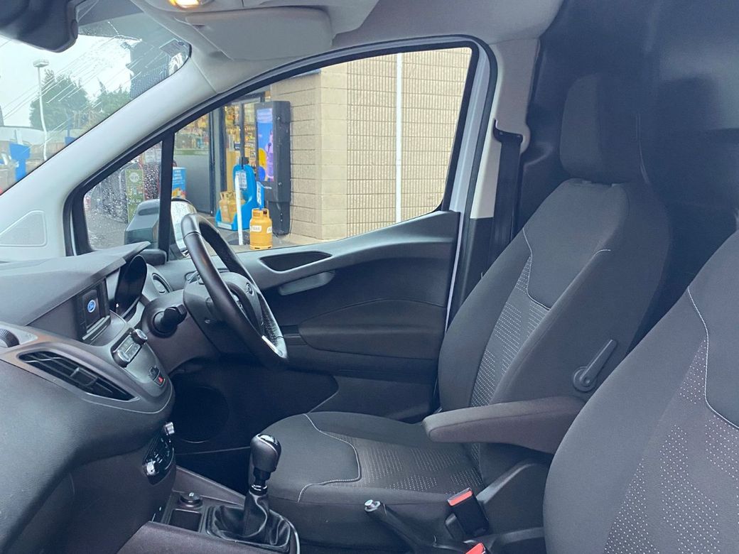 2022 Ford Transit Courier